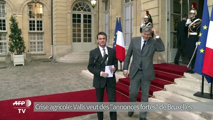 Crise agricole: Valls veut des "annonces fortes" de Bruxelles