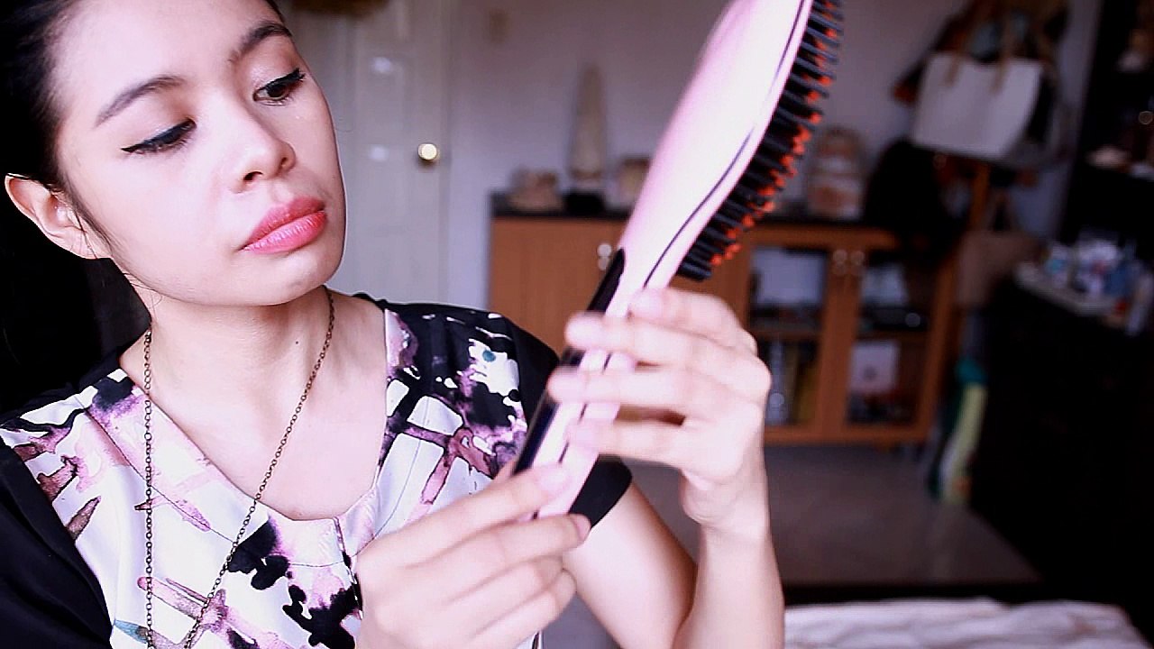 Hair Brush Straigthner VS Flat Iron -DOES IT WORK- WHICH IS BETTER- Honest Reveiw