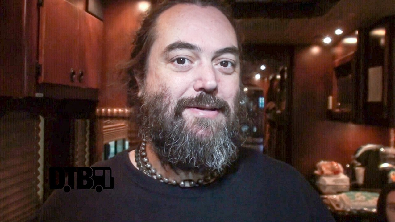 Soulfly / Max Cavalera - BUS INVADERS Ep. 946