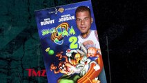 Blake Griffin filming a commercial with Marvin the Martian could mean something big…