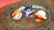 アンパンマンおもちゃアニメ❤砂遊び！温泉でお風呂かな！ animekids アニメきっず animation Anpanman Toy