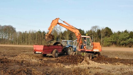 Ford 5000 & Atlas 1302D Stalmest verspreiden