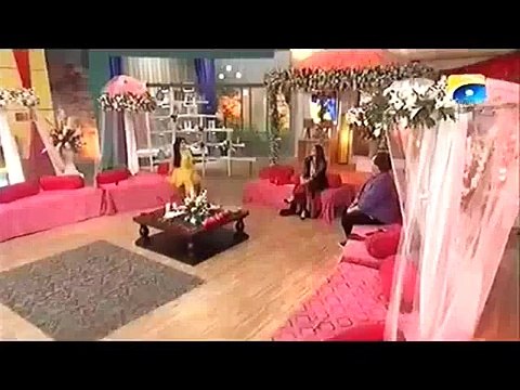 Mawra And Nadia Cheap Act See How Mawra Hocane Nadia Khan Defending Mawra’s Kiss In New Movie - SM Vids