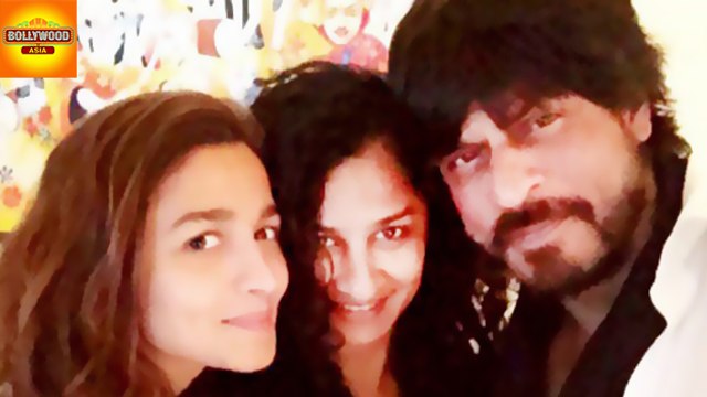 Alia Bhatt And Shahrukh Khan Latest SELFIE !! | Bollywood Asia