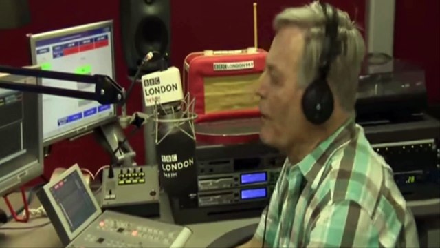 Tony Blackburn claims he was sacked over Savile inquiry- top news