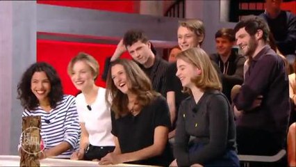 Camille Cottin, la Connasse est une MILF