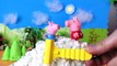 Peppa Pig George surpresa enterrada na areia movedica Peppa Portugues Completo DisneyKids