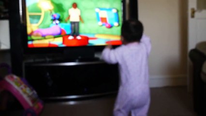 Mickey mouse clubhouse - DANCING ON THE HOTDOG SONG