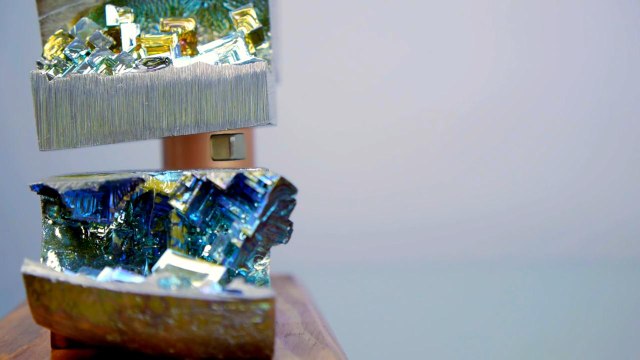 Levitate a Magnet with Bismuth Crystals - No Energy Cost, Indefinite Levitation