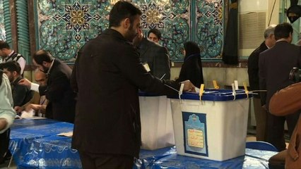 Les Iraniens aux urnes, pour ou contre la poursuite de l'ouverture