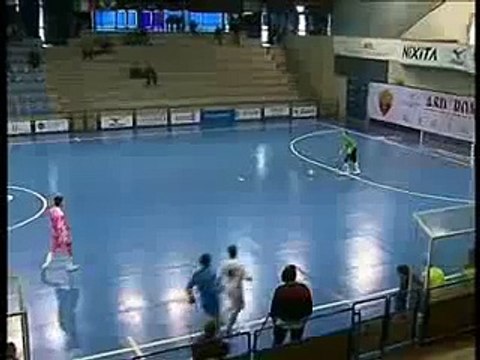 Классный гол в мини футболе