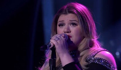 Kelly Clarkson - Piece by Piece (American Idol Performance)