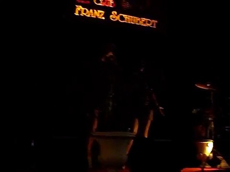 Ela vai voltar (Charlie Brown Jr.) - versão Ana no VC Karaokê Bar