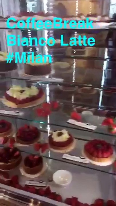 JOUR 2 : Un Brunch bien mérité, des volants chez Fendi,  de l'or chez Hogan & Alexa Chung éblouie chez Prada