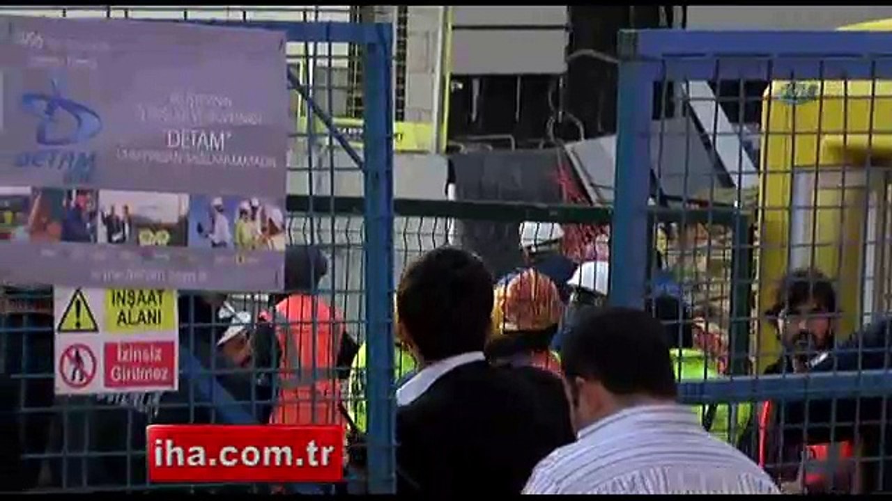 Maaş isyanı işçileri çatıya çıkardı!