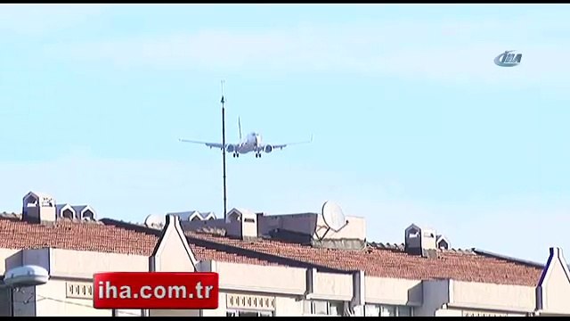 Lodos uçakları beşik gibi salladı