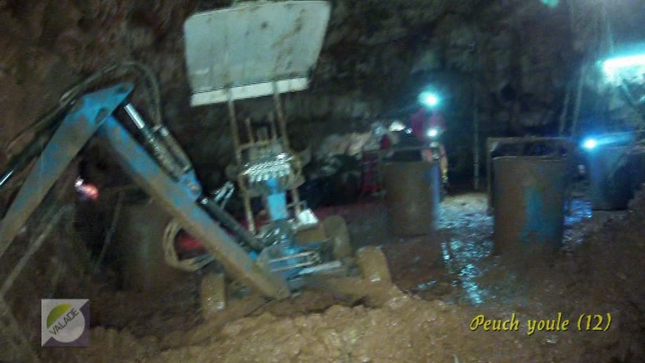 Spéléologie Aveyron -  Peuch Youle - Désobstruction   2013