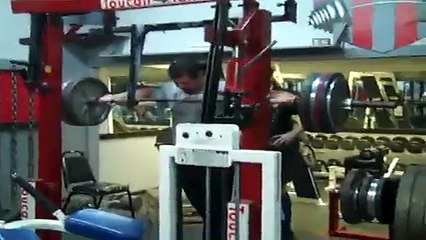 Mike Lanier raw reverse purple band squat 610 X 5
