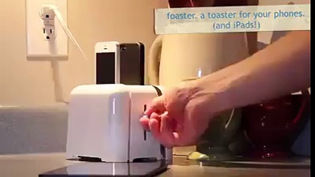 Toaster Iphone and Ipod Charger