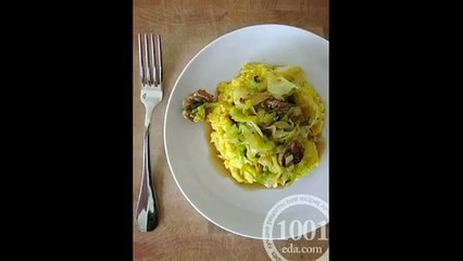Капуста тушеная с курицей в горшочке