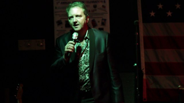 Colin Paul sings 'Little Sister' Elvis Presley Memorial VFW 2015