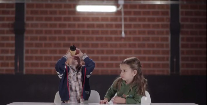 Las piezas de un coche a través de los ojos de los niños