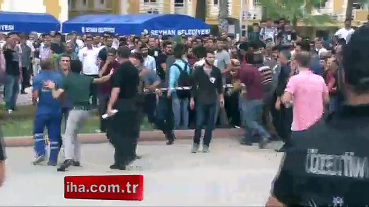 Adana'da Şüpheli Bomba Paketine Tekme Atan Vatandaş