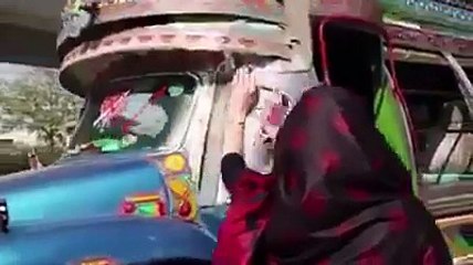 Jo Mazy Pakistani Apny Mulk Me Rehty Hoay Na Loot Saky Wo Aik Gouri Ny Loot Liye