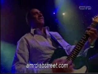 amr diab - khaleny gambak live at Dubai 2004