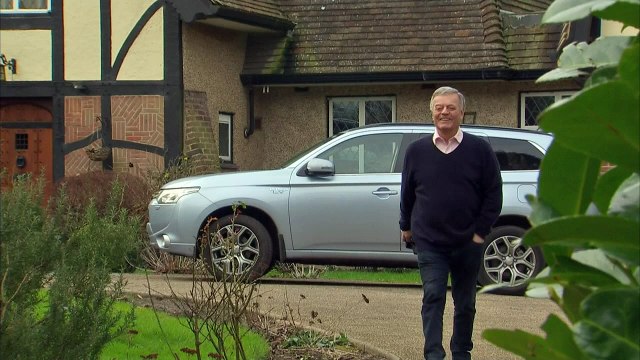 Tony Blackburn politely tells reporters to go home