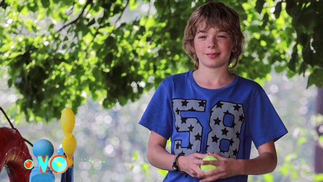 Russian teen Ruslan Schedrin wins month in hotel room with Ekaterina Makarova - TomoNews