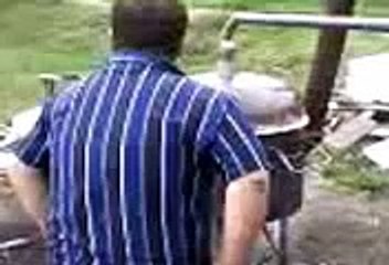 Covjek Psuje sve zivo