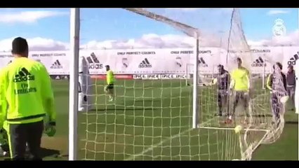 Cristiano Ronaldo Amazing goal during training session 26.02.2016