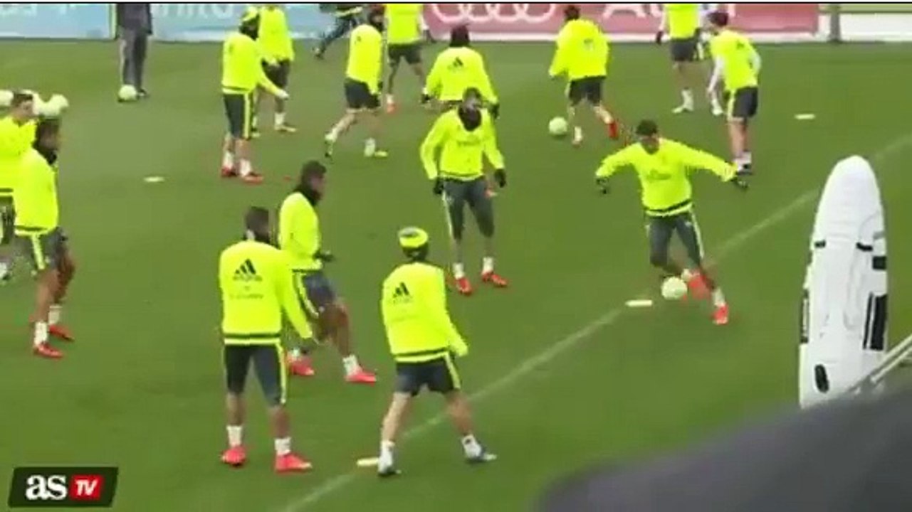 Cristiano Ronaldo nutmegs Raphaël Varane at Real Madrid C.F