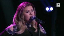 Kelly Clarkson makes 'Idol' judges cry