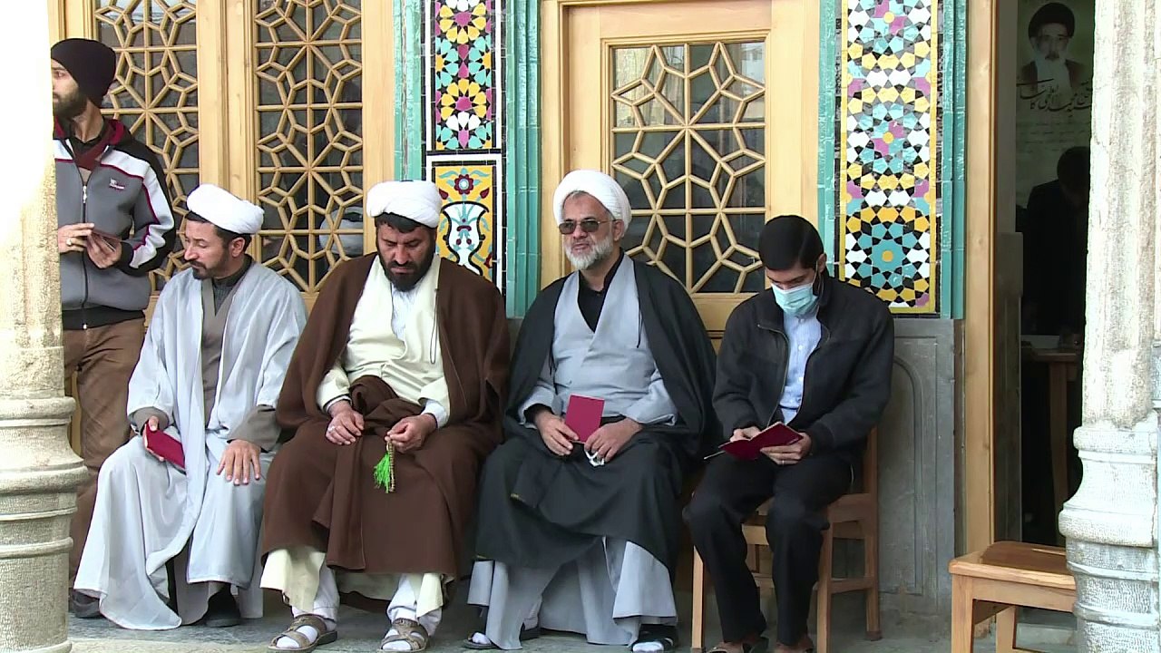الايرانيون يصوتون لانتخاب اعضاء مجلسي الشورى والخبراء