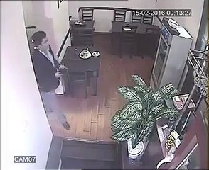 کیا پڑھے لکھے شخص کو یہ بات شوبھا دیتی ہنے.آپ خود فیصلہ کریں