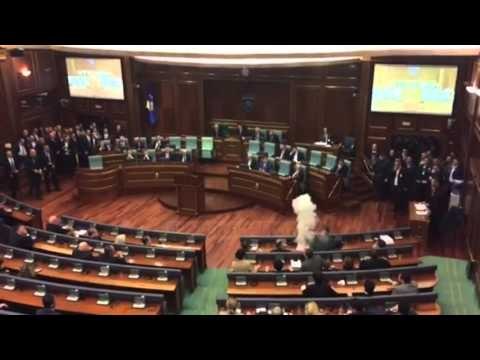 PA KOMENT - Opozita hedh gaz lotsjellës për herë të dytë - Top Channel Albania