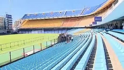 François Hollande marque un penalty... sans gardien