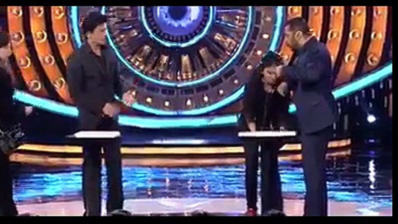 Shahrukh khan and Salman khan together on stage in Show