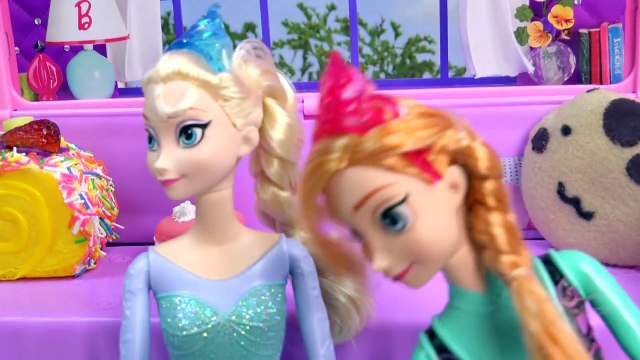 Chubby Puppies Frozen Queen Elsa Princess Annas New Dog & Littlest Pet Shop Blind Bag Vid