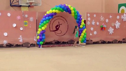 Долеско Аня Художественная гимнастика (Показательные выступления. Новый Год 2015) 28.12.2014