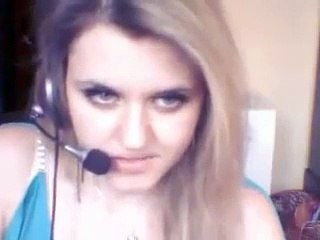 White Girl Singing Pakistani Punjabi Song. OMG Her Expressions