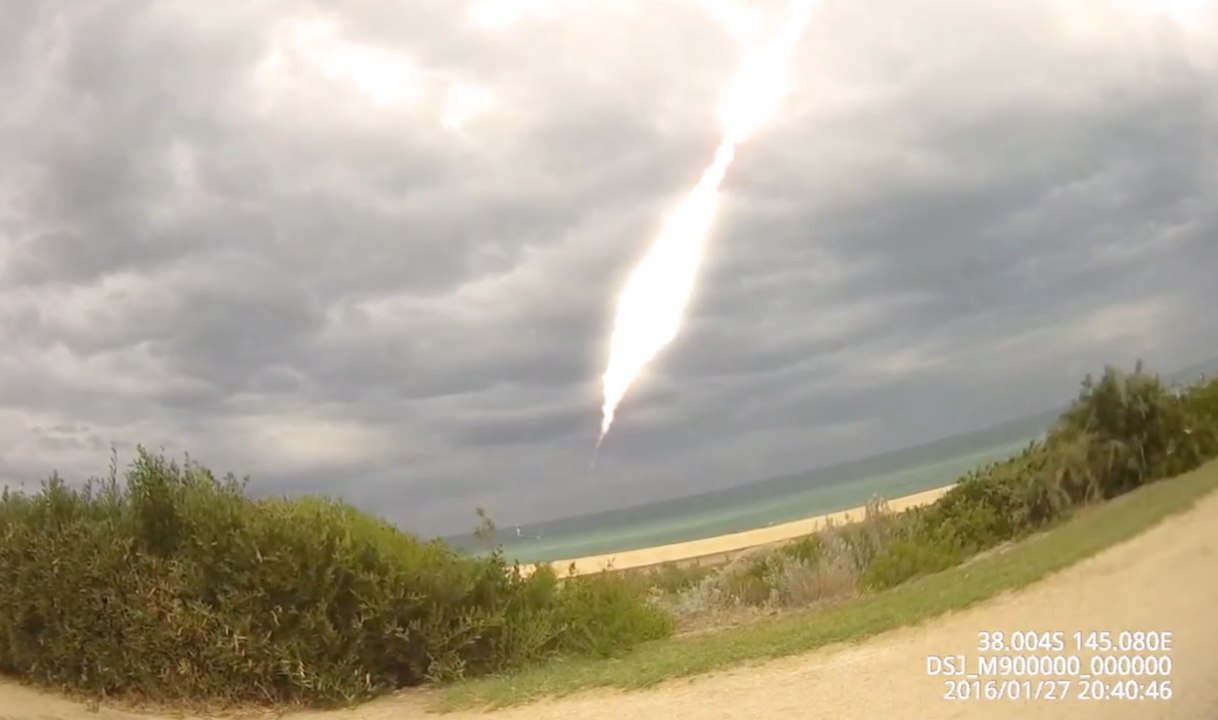 Une météorite déchire le ciel en Australie !