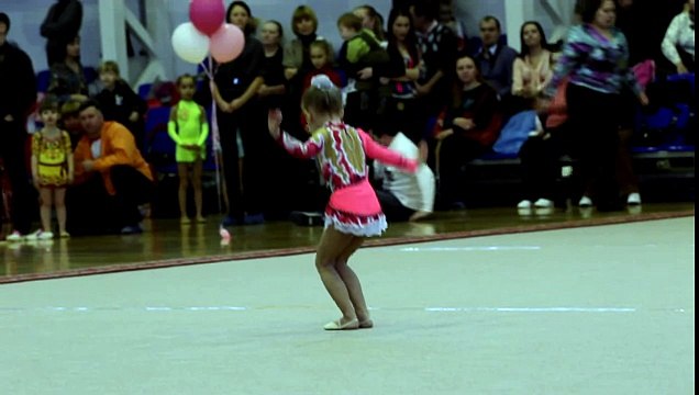 Иванова Аня 3 года художественная гимнастика