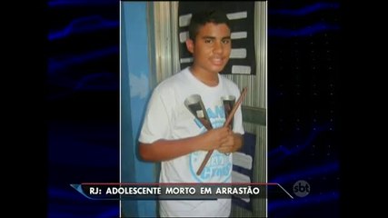 Adolescente morto durante arrastão é enterrado no Rio de Janeiro