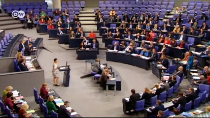 Un fotógrafo retrata las huellas del poder | Euromaxx