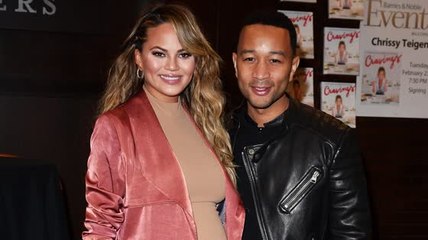 La embarazada Chrissy Teigen no quiere que su esposo piense que ella se ha rendido en ser sexy