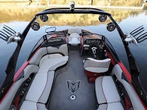 Malibu Wakesetter VLX Lounge