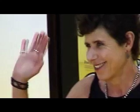 JULIE KAVNER AT THE PREMIERE OFTHE SIMPSONS MOVIE